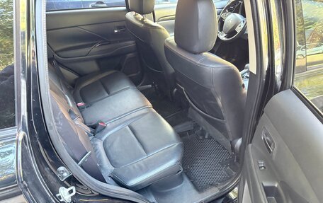 Mitsubishi Outlander III рестайлинг 3, 2015 год, 1 550 000 рублей, 9 фотография