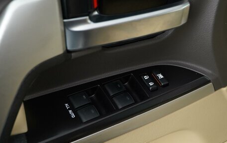 Toyota Land Cruiser 200, 2016 год, 5 898 444 рублей, 12 фотография