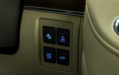 Toyota Land Cruiser 200, 2016 год, 5 898 444 рублей, 17 фотография
