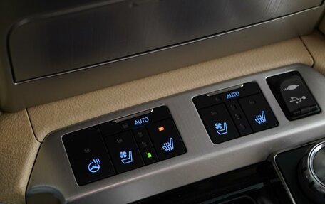 Toyota Land Cruiser 200, 2016 год, 5 898 444 рублей, 23 фотография