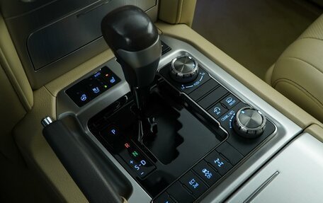Toyota Land Cruiser 200, 2016 год, 5 898 444 рублей, 18 фотография
