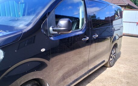 Peugeot Traveller I, 2019 год, 2 300 000 рублей, 4 фотография