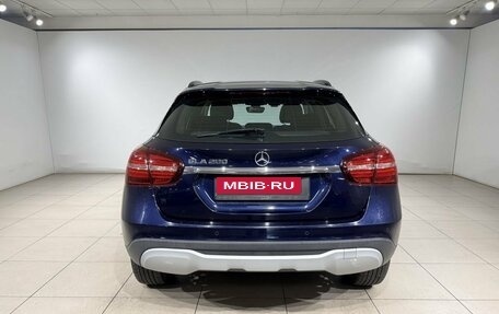 Mercedes-Benz GLA, 2018 год, 1 697 000 рублей, 8 фотография
