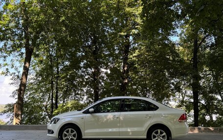 Volkswagen Polo VI (EU Market), 2013 год, 830 000 рублей, 24 фотография