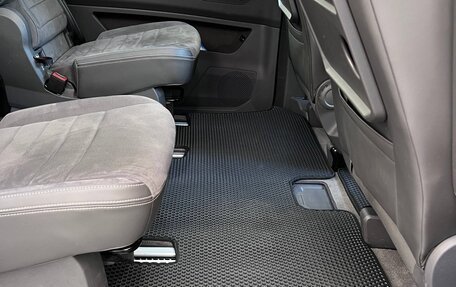 Volkswagen Multivan, 2022 год, 7 800 000 рублей, 5 фотография