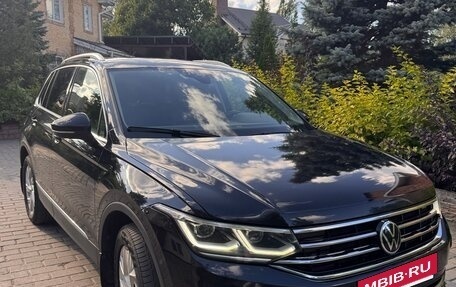 Volkswagen Tiguan II, 2021 год, 2 290 000 рублей, 2 фотография