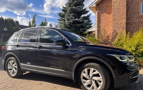 Volkswagen Tiguan II, 2021 год, 2 290 000 рублей, 3 фотография