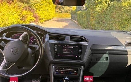 Volkswagen Tiguan II, 2021 год, 2 290 000 рублей, 6 фотография