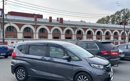 Honda Freed II, 2018 год, 1 650 000 рублей, 4 фотография