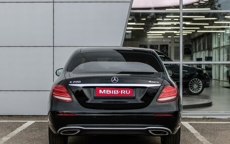 Mercedes-Benz E-Класс, 2018 год, 2 990 000 рублей, 4 фотография