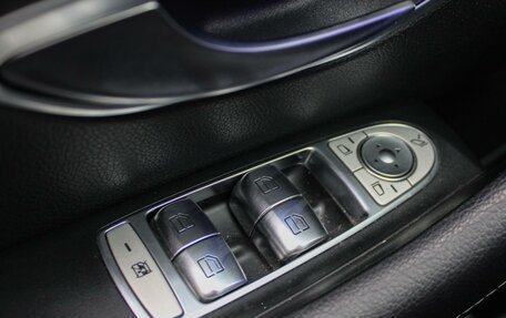 Mercedes-Benz E-Класс, 2018 год, 2 990 000 рублей, 19 фотография