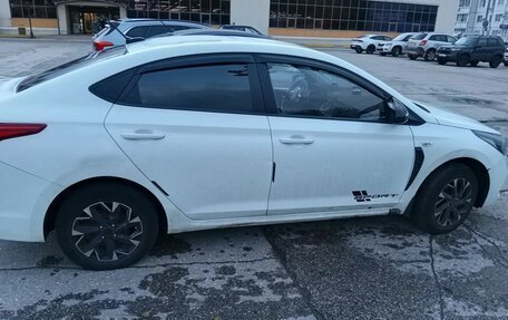 Hyundai Solaris II рестайлинг, 2019 год, 800 000 рублей, 4 фотография