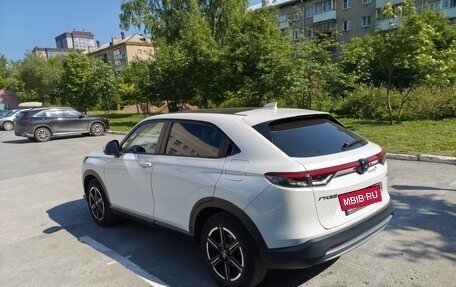 Honda Vezel, 2023 год, 2 600 000 рублей, 3 фотография