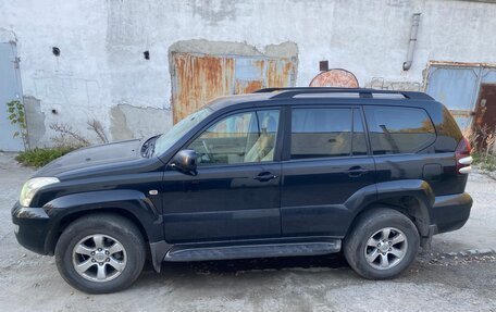 Toyota Land Cruiser Prado 120 рестайлинг, 2006 год, 2 000 000 рублей, 2 фотография