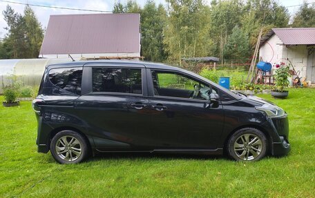 Toyota Sienta II, 2018 год, 1 499 000 рублей, 3 фотография