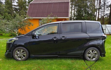 Toyota Sienta II, 2018 год, 1 499 000 рублей, 2 фотография