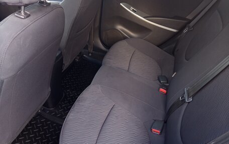 Hyundai Solaris II рестайлинг, 2013 год, 800 000 рублей, 12 фотография