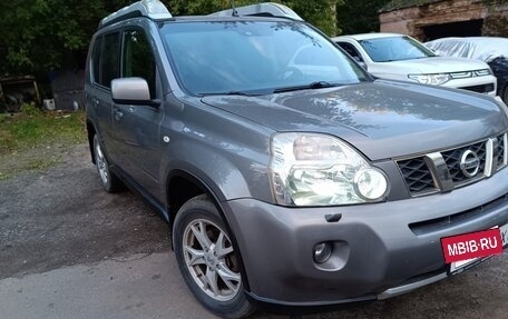 Nissan X-Trail, 2010 год, 900 000 рублей, 2 фотография