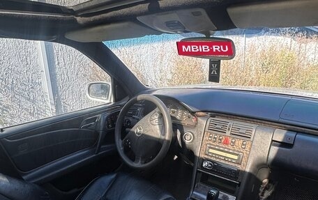 Mercedes-Benz E-Класс, 1999 год, 450 000 рублей, 17 фотография