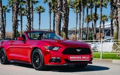 Ford Mustang VI рестайлинг, 2015 год, 2 650 000 рублей, 4 фотография