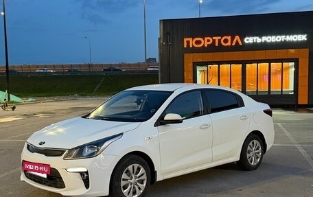 KIA Rio IV, 2018 год, 1 333 000 рублей, 2 фотография