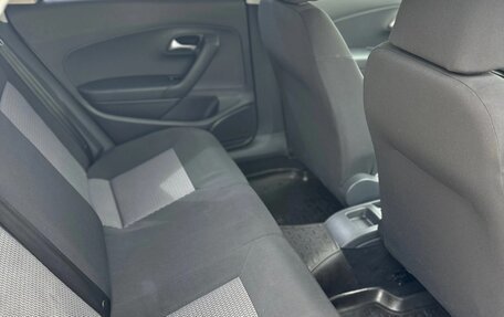 Volkswagen Polo VI (EU Market), 2012 год, 700 000 рублей, 10 фотография