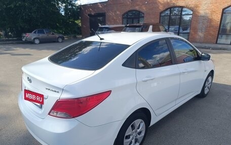 Hyundai Solaris II рестайлинг, 2014 год, 800 000 рублей, 2 фотография