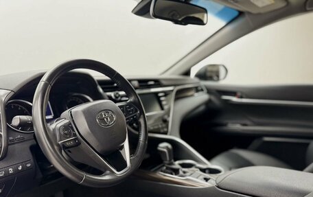 Toyota Camry, 2019 год, 3 220 000 рублей, 11 фотография
