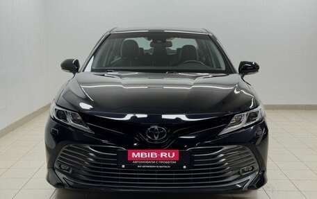 Toyota Camry, 2019 год, 3 220 000 рублей, 2 фотография