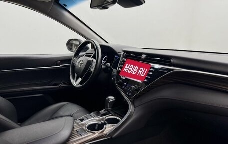 Toyota Camry, 2019 год, 3 220 000 рублей, 12 фотография