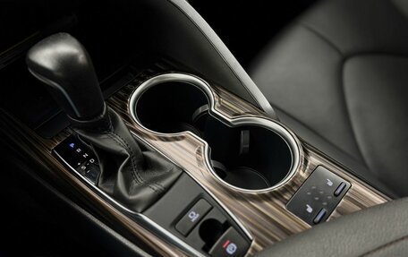 Toyota Camry, 2019 год, 3 220 000 рублей, 19 фотография