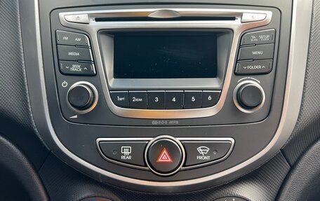 Hyundai Solaris II рестайлинг, 2016 год, 800 000 рублей, 22 фотография