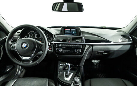 BMW 3 серия, 2017 год, 2 250 000 рублей, 13 фотография