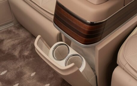 Mercedes-Benz V-Класс, 2026 год, 46 000 000 рублей, 25 фотография