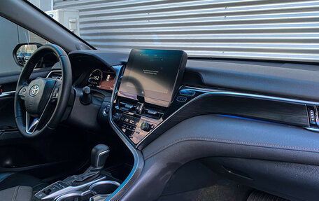Toyota Camry, 2023 год, 3 790 000 рублей, 10 фотография