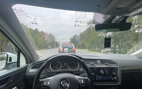 Volkswagen Tiguan II, 2018 год, 3 150 000 рублей, 2 фотография