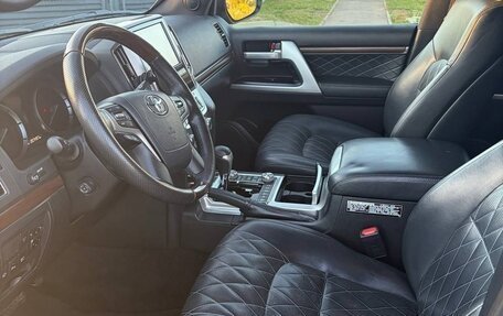 Toyota Land Cruiser 200, 2017 год, 6 290 000 рублей, 10 фотография