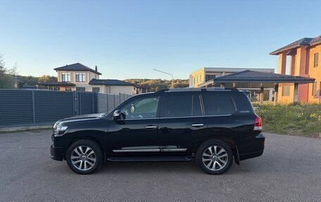 Toyota Land Cruiser 200, 2017 год, 6 290 000 рублей, 5 фотография