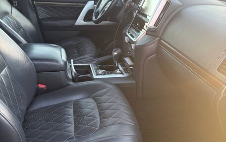 Toyota Land Cruiser 200, 2017 год, 6 290 000 рублей, 11 фотография