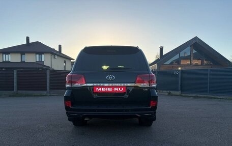 Toyota Land Cruiser 200, 2017 год, 6 290 000 рублей, 8 фотография