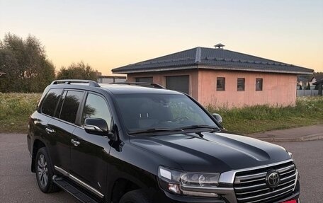 Toyota Land Cruiser 200, 2017 год, 6 290 000 рублей, 26 фотография
