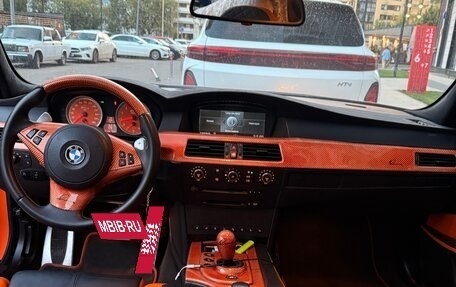 BMW M5, 2005 год, 4 900 000 рублей, 26 фотография