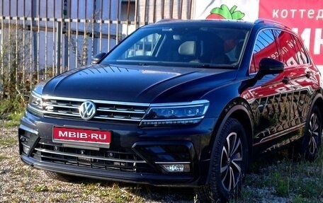 Volkswagen Tiguan II, 2018 год, 2 315 000 рублей, 1 фотография