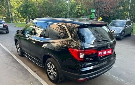 Honda Pilot III рестайлинг, 2017 год, 3 100 000 рублей, 8 фотография