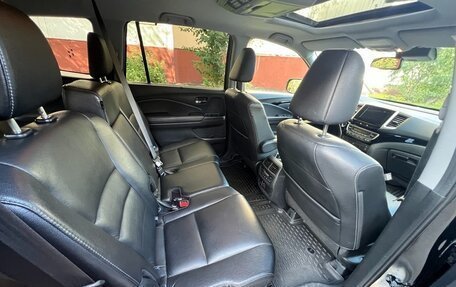 Honda Pilot III рестайлинг, 2017 год, 3 100 000 рублей, 12 фотография