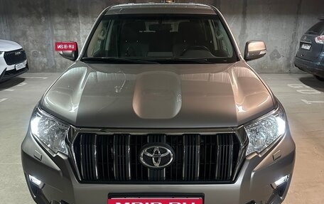 Toyota Land Cruiser Prado 150 рестайлинг 2, 2018 год, 4 650 000 рублей, 3 фотография