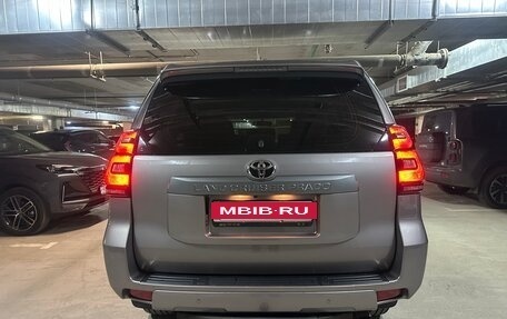Toyota Land Cruiser Prado 150 рестайлинг 2, 2018 год, 4 650 000 рублей, 7 фотография