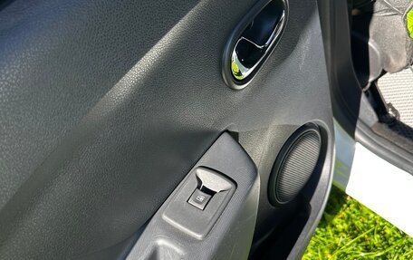 Renault Logan II, 2017 год, 600 000 рублей, 14 фотография