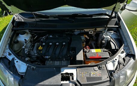 Renault Logan II, 2017 год, 600 000 рублей, 19 фотография