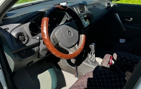 Renault Logan II, 2017 год, 600 000 рублей, 16 фотография